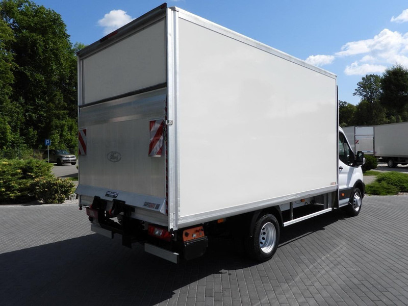 Ford TRANSIT KONTENER WINDA 8 PALET TEMPOMAT LEDY BLIŹNIACZE KOŁA KLI - Camión caja cerrada: foto 3 Ford TRANSIT KONTENER WINDA 8 PALET TEMPOMAT LEDY BLIŹNIACZE KOŁA KLI - Camión caja cerrada: foto 3