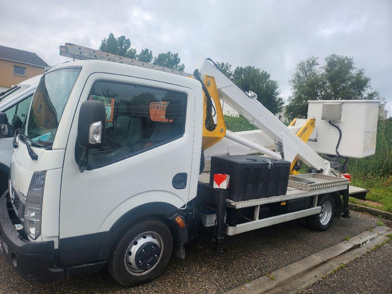 Nissan Cabstar Lifting basket - Multitel 17 m - Furgoneta: foto 1 Nissan Cabstar Lifting basket - Multitel 17 m - Furgoneta: foto 1