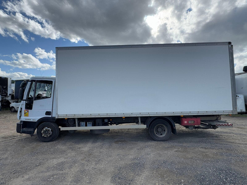 Iveco 100 E 18 nur für Teile - Camión caja cerrada: foto 4 Iveco 100 E 18 nur für Teile - Camión caja cerrada: foto 4