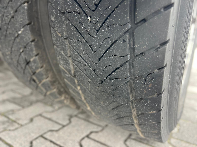 Camión frigorífico Iveco D 18 250 DTI 18T REFRIGERATOR + LIFT: foto 9 Camión frigorífico Iveco D 18 250 DTI 18T REFRIGERATOR + LIFT: foto 9