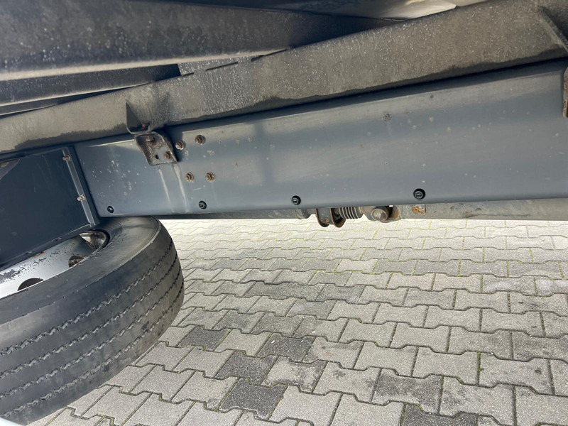 Camión frigorífico Iveco D 18 250 DTI 18T REFRIGERATOR + LIFT: foto 10 Camión frigorífico Iveco D 18 250 DTI 18T REFRIGERATOR + LIFT: foto 10