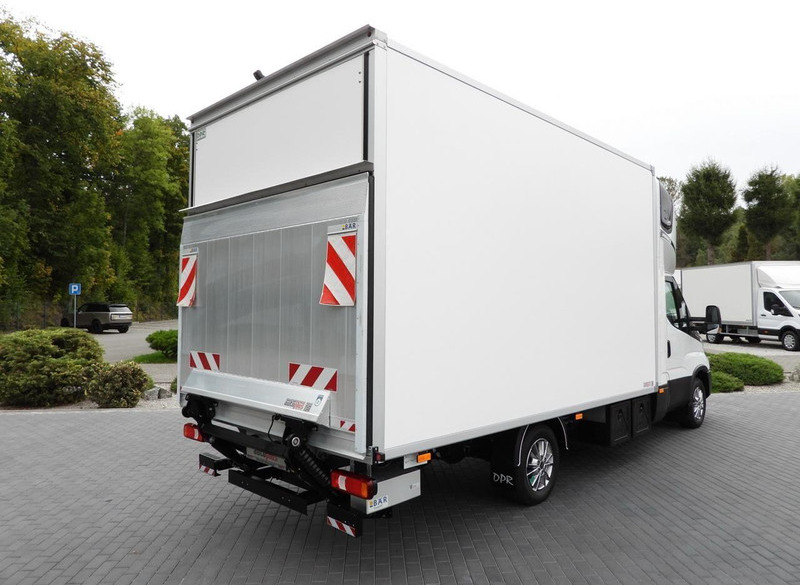Iveco DAILY 35S18 KONTENER HI-MATIC WINDA 8 PALET TEMPOMAT NAWIGACJA L - Furgoneta caja cerrada: foto 3 Iveco DAILY 35S18 KONTENER HI-MATIC WINDA 8 PALET TEMPOMAT NAWIGACJA L - Furgoneta caja cerrada: foto 3