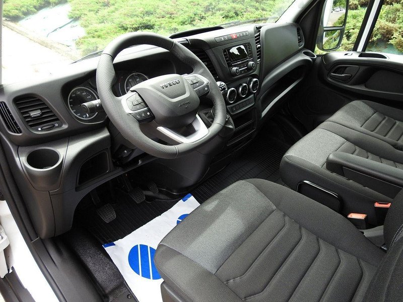 Iveco DAILY 35S18 NOWY PLANDEKA WEBASTO KLIMATYZACJA TEMPOMAT ASO 180 - Camión caja cerrada: foto 2 Iveco DAILY 35S18 NOWY PLANDEKA WEBASTO KLIMATYZACJA TEMPOMAT ASO 180 - Camión caja cerrada: foto 2