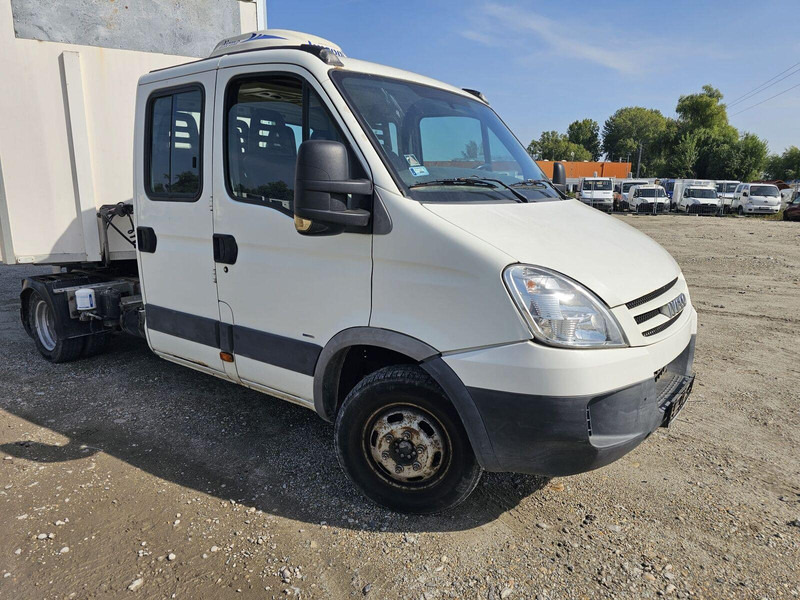 Iveco Daily 40 C 15 double cabine - BE Mini Trekker - SZM - 3.5t - Cabeza tractora BE, Furgoneta combi: foto 1 Iveco Daily 40 C 15 double cabine - BE Mini Trekker - SZM - 3.5t - Cabeza tractora BE, Furgoneta combi: foto 1