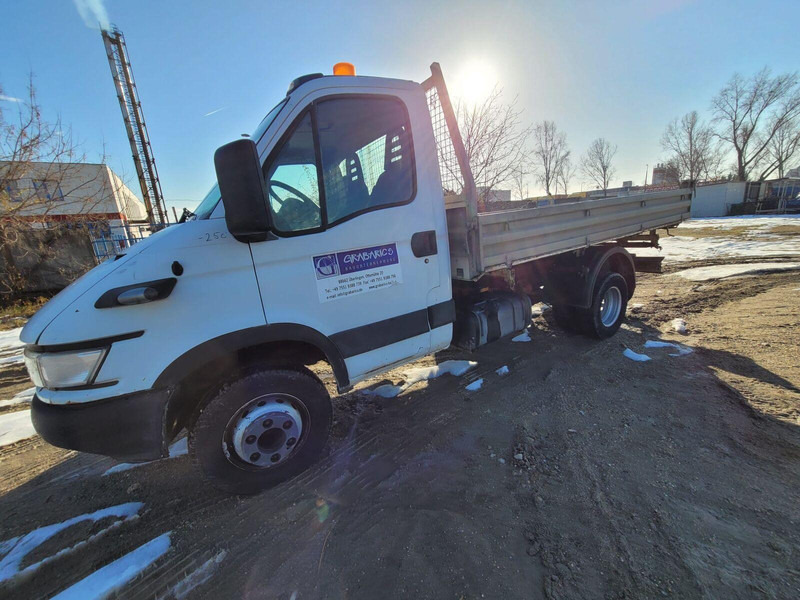 Iveco Daily 65 C 17 3 sided tipper 6,5t - Camión volquete: foto 3 Iveco Daily 65 C 17 3 sided tipper 6,5t - Camión volquete: foto 3