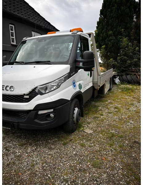 Iveco Daily 70C17 - Car transporter + crane - Camión portavehículos: foto 1 Iveco Daily 70C17 - Car transporter + crane - Camión portavehículos: foto 1