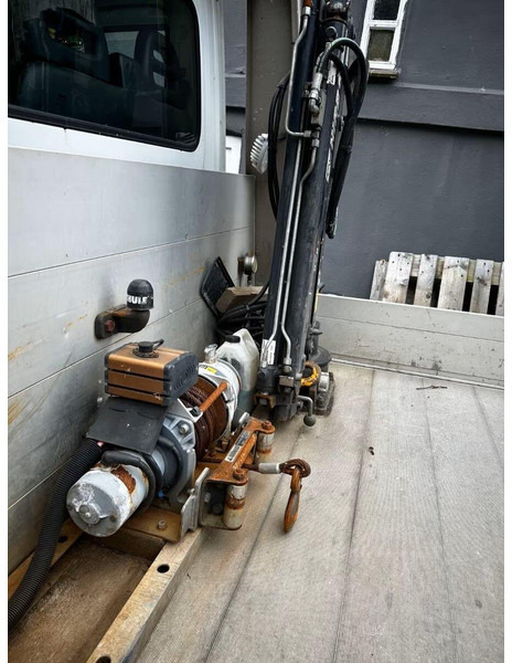 Iveco Daily 70C17 - Car transporter + crane - Camión portavehículos: foto 5 Iveco Daily 70C17 - Car transporter + crane - Camión portavehículos: foto 5