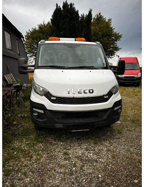 Iveco Daily 70C17 - Car transporter + crane - Camión portavehículos: foto 3 Iveco Daily 70C17 - Car transporter + crane - Camión portavehículos: foto 3