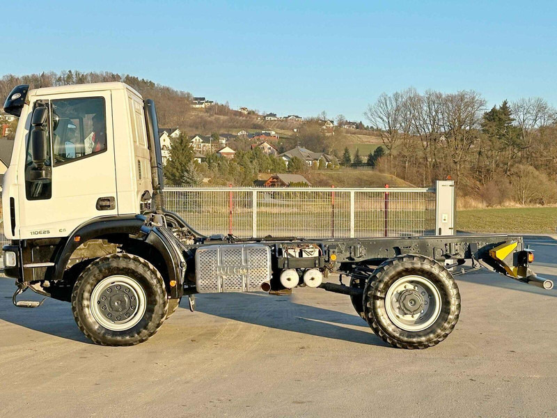 Iveco EUROCARGO 110-250* PLATFORM 4,60 m* 4x4 - Camión chasis: foto 3 Iveco EUROCARGO 110-250* PLATFORM 4,60 m* 4x4 - Camión chasis: foto 3