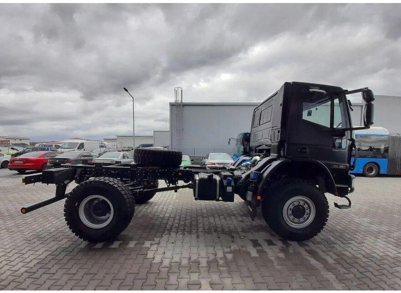 Iveco EuroCargo 4x4 ML150E28WS Chassis - Camión chasis: foto 5 Iveco EuroCargo 4x4 ML150E28WS Chassis - Camión chasis: foto 5
