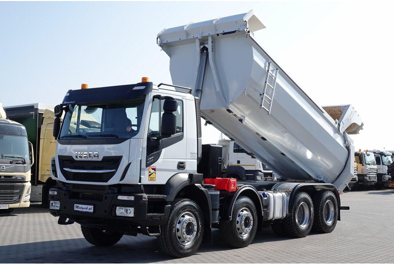 Iveco STRALIS X-WAY 480 / 8x4 / WYWROTKA TYLNOZSYP + HYDROKLAPA / OPON - Camión volquete: foto 1 Iveco STRALIS X-WAY 480 / 8x4 / WYWROTKA TYLNOZSYP + HYDROKLAPA / OPON - Camión volquete: foto 1