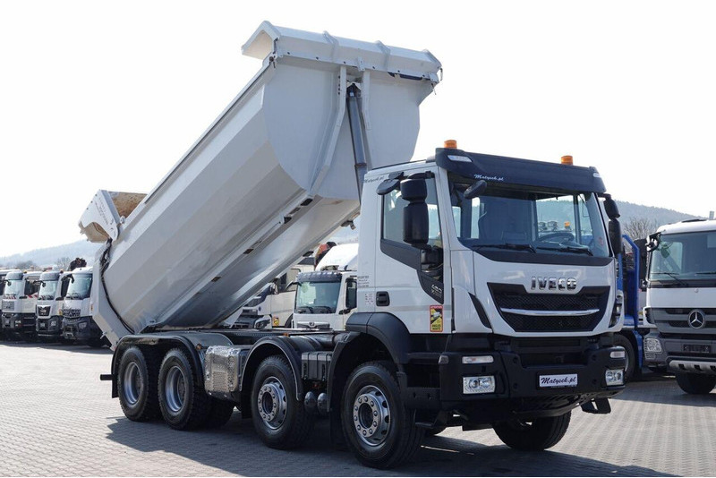 Iveco STRALIS X-WAY 480 / 8x4 / WYWROTKA TYLNOZSYP + HYDROKLAPA / OPON - Camión volquete: foto 4 Iveco STRALIS X-WAY 480 / 8x4 / WYWROTKA TYLNOZSYP + HYDROKLAPA / OPON - Camión volquete: foto 4