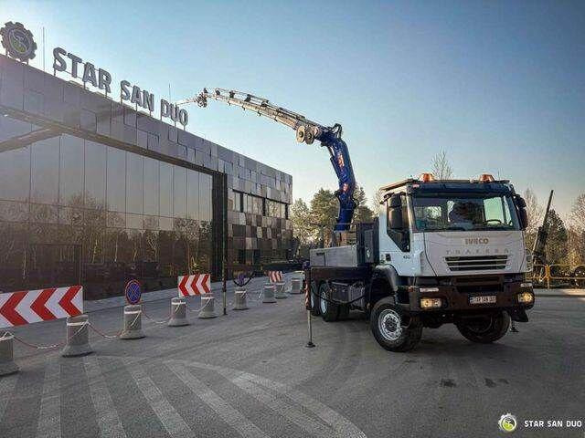 Iveco TRAKKER 450 6x6 PM41S FLY JIB Crane Kipper - Camión caja abierta, Camión grúa: foto 3 Iveco TRAKKER 450 6x6 PM41S FLY JIB Crane Kipper - Camión caja abierta, Camión grúa: foto 3