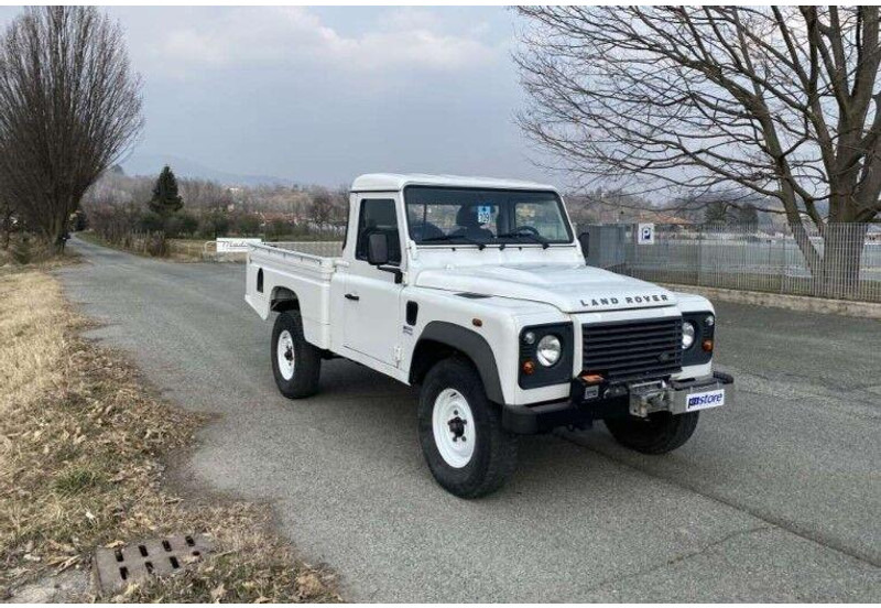 Land Rover Defender 110 - 2.2 Td4 4x4 Platós - Furgoneta caja abierta: foto 2 Land Rover Defender 110 - 2.2 Td4 4x4 Platós - Furgoneta caja abierta: foto 2