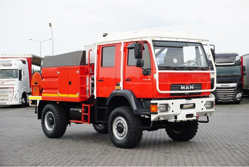 MAN / LE 220 / 4 X 4 / DOKA / STRAŻ POZARNA - Camión de bomberos: foto 2 MAN / LE 220 / 4 X 4 / DOKA / STRAŻ POZARNA - Camión de bomberos: foto 2