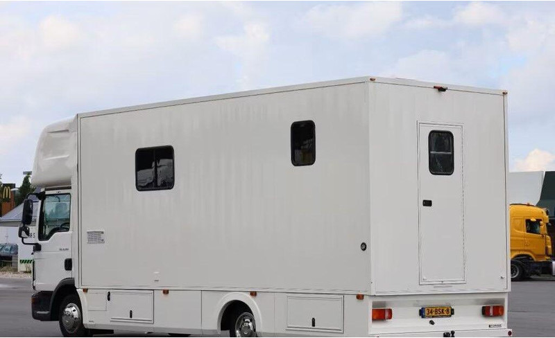 MAN TGL 8.190 - - Camión para caballos: foto 4 MAN TGL 8.190 - - Camión para caballos: foto 4