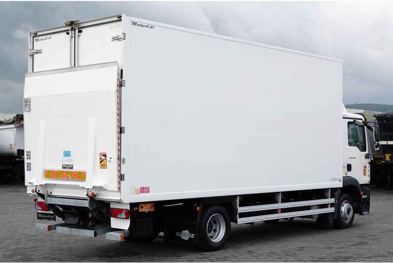 MAN TGM 12.290 / 4x2 / CHŁODNIA 6,5 M / AGREGAT THERMO KING T-600 R - Camión frigorífico: foto 3 MAN TGM 12.290 / 4x2 / CHŁODNIA 6,5 M / AGREGAT THERMO KING T-600 R - Camión frigorífico: foto 3
