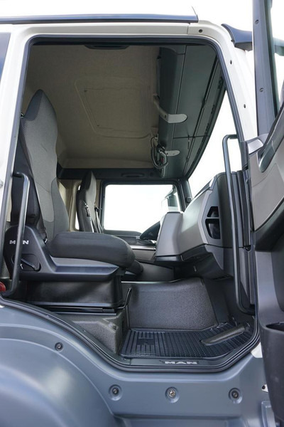 Camión frigorífico MAN TGS / 26.360 / EURO 6 / CHŁODNIA + WINDA / 20 PALET: foto 8 Camión frigorífico MAN TGS / 26.360 / EURO 6 / CHŁODNIA + WINDA / 20 PALET: foto 8