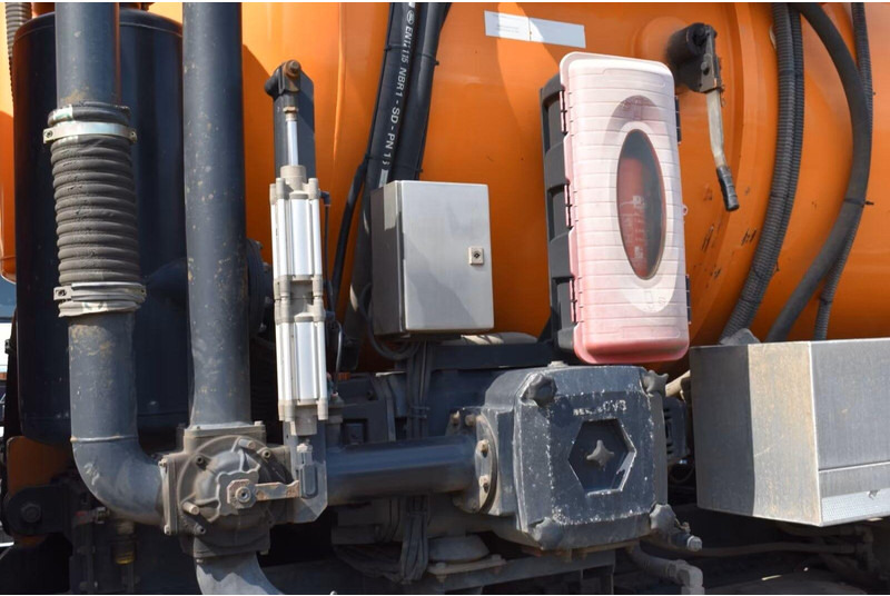 Limpieza de alcantarillado MAN TGS 26.440 - Vacuum truck: foto 13