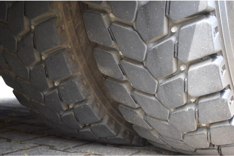 Limpieza de alcantarillado MAN TGS 26.440 - Vacuum truck: foto 11