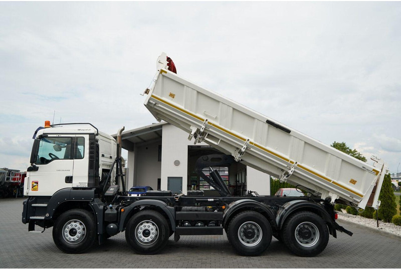 MAN TGS 35.440 / 8X4 / WYWROTKA 2 STR. / HYDROBURTA / BORDMATIC / ZA - Camión volquete: foto 2 MAN TGS 35.440 / 8X4 / WYWROTKA 2 STR. / HYDROBURTA / BORDMATIC / ZA - Camión volquete: foto 2