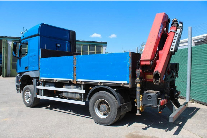 Mercedes-Benz 1848 4x4 Crane HMF 1820 - Camión caja abierta, Camión grúa: foto 3 Mercedes-Benz 1848 4x4 Crane HMF 1820 - Camión caja abierta, Camión grúa: foto 3