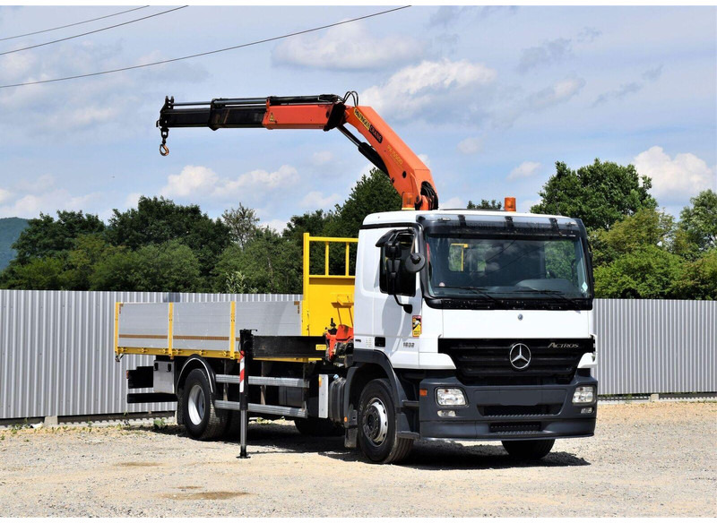 Mercedes-Benz ACTROS 1832 - Camión volquete, Camión grúa: foto 1 Mercedes-Benz ACTROS 1832 - Camión volquete, Camión grúa: foto 1