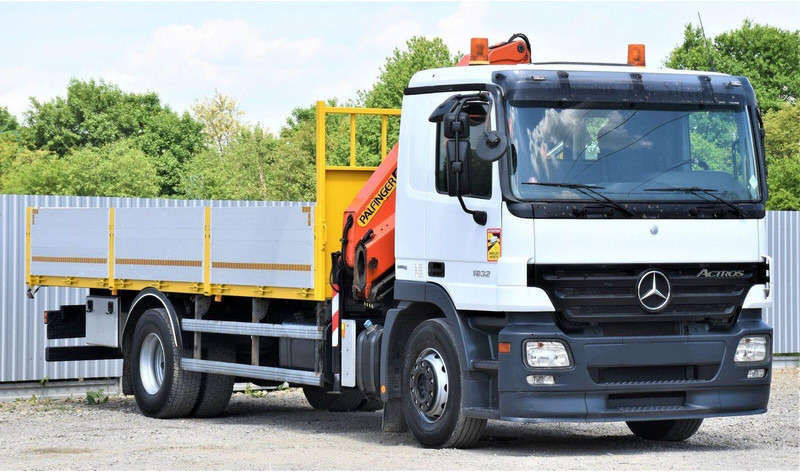 Mercedes-Benz ACTROS 1832 - Camión volquete, Camión grúa: foto 3 Mercedes-Benz ACTROS 1832 - Camión volquete, Camión grúa: foto 3