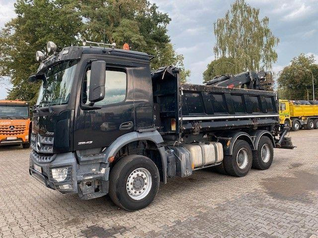 Mercedes-Benz AROCS 2643 - Camión volquete, Camión grúa: foto 2 Mercedes-Benz AROCS 2643 - Camión volquete, Camión grúa: foto 2