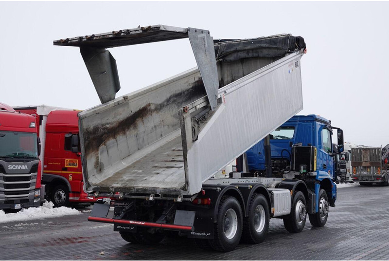 Mercedes-Benz AROCS 3243 / 8x4 / WYWROTKA 20m3 / TYLNOZSYP / EURO 6 / OPONY 10 - Camión volquete: foto 5 Mercedes-Benz AROCS 3243 / 8x4 / WYWROTKA 20m3 / TYLNOZSYP / EURO 6 / OPONY 10 - Camión volquete: foto 5