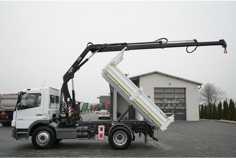 Mercedes-Benz ATEGO 1218 / 4x2 / WYWROTKA + HDS HIAB 0088 BS-3 / PILOT /MANU - Camión volquete, Camión grúa: foto 2 Mercedes-Benz ATEGO 1218 / 4x2 / WYWROTKA + HDS HIAB 0088 BS-3 / PILOT /MANU - Camión volquete, Camión grúa: foto 2