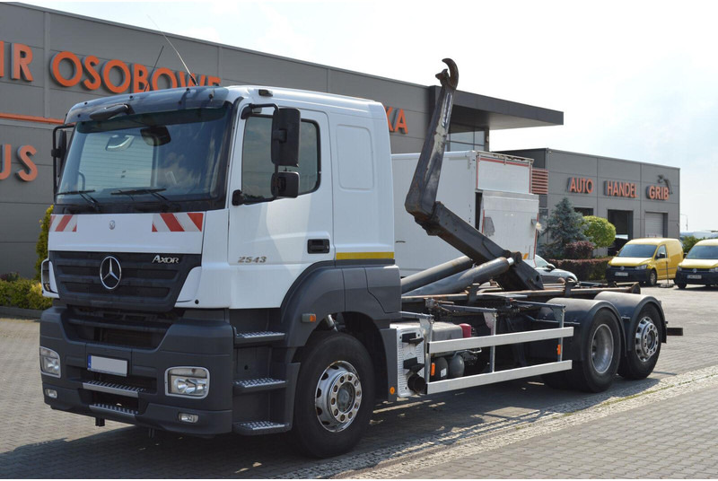 Mercedes-Benz AXOR 2543 HOOK JANCO HS20 14T KLIMA WEBASTO Bed Steering Axle Au - Camión multibasculante: foto 1 Mercedes-Benz AXOR 2543 HOOK JANCO HS20 14T KLIMA WEBASTO Bed Steering Axle Au - Camión multibasculante: foto 1
