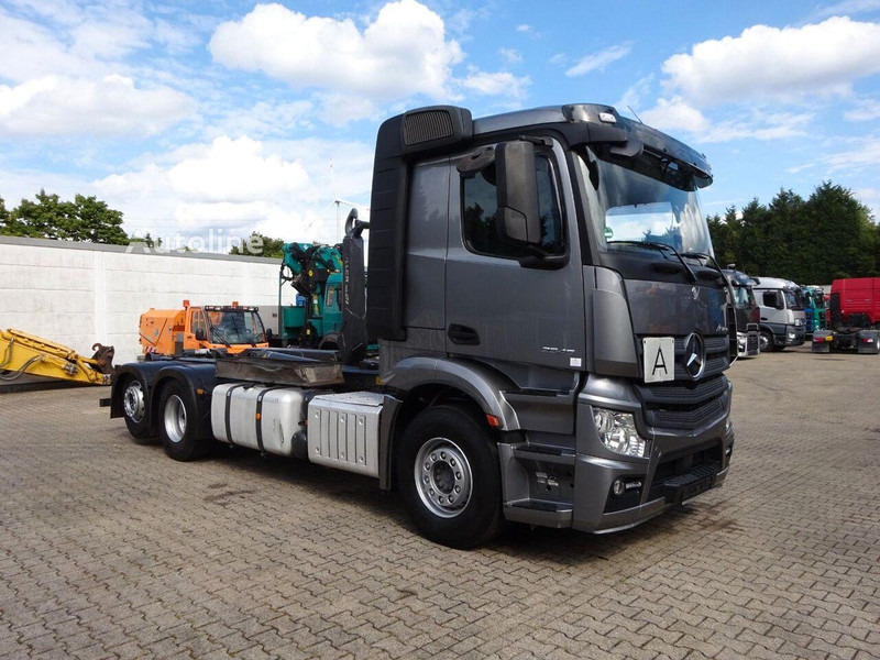 Mercedes-Benz Actros 2545 Hook lift truck 6x2 - Camión multibasculante, Camión grúa: foto 3 Mercedes-Benz Actros 2545 Hook lift truck 6x2 - Camión multibasculante, Camión grúa: foto 3