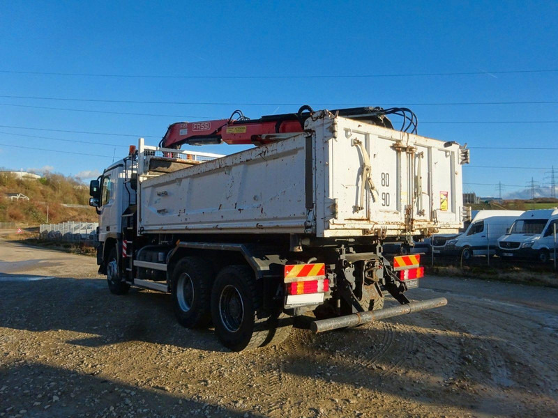 Mercedes-Benz Actros 3336 6x4 Three sided Tipper + Crane FASSI F155A.0.22 - Camión volquete, Camión grúa: foto 5 Mercedes-Benz Actros 3336 6x4 Three sided Tipper + Crane FASSI F155A.0.22 - Camión volquete, Camión grúa: foto 5