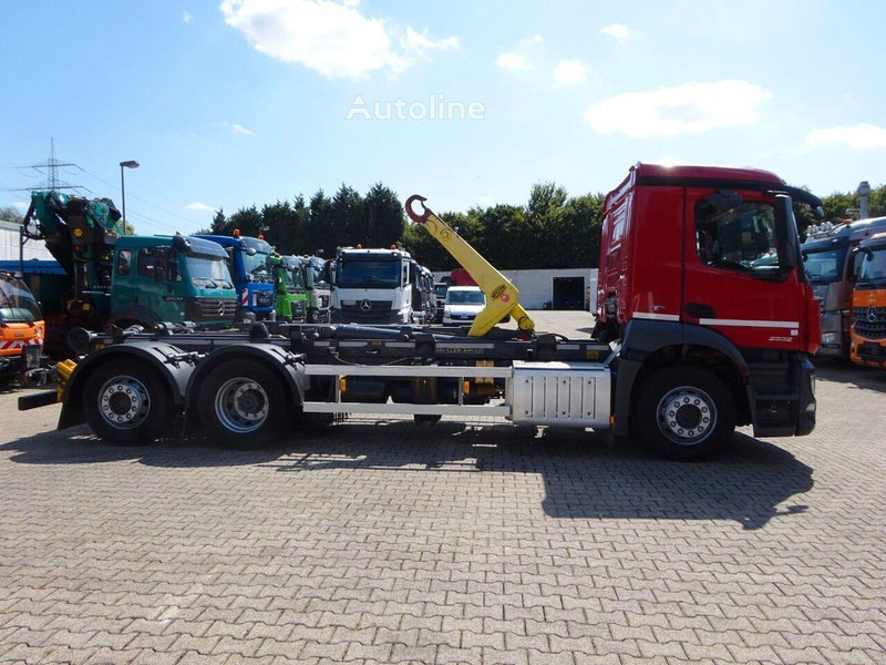 Mercedes-Benz Antos 2532 - Hook lift truck - Camión multibasculante: foto 5 Mercedes-Benz Antos 2532 - Hook lift truck - Camión multibasculante: foto 5