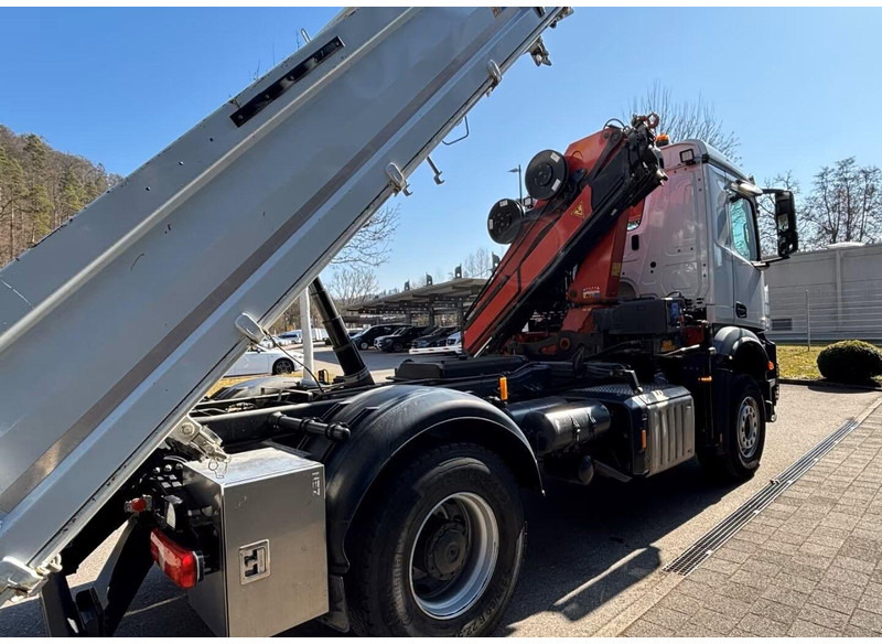 Camión volquete, Camión grúa Mercedes-Benz Arocs 1840 - 3 way tipper truck + crane: foto 11 Camión volquete, Camión grúa Mercedes-Benz Arocs 1840 - 3 way tipper truck + crane: foto 11