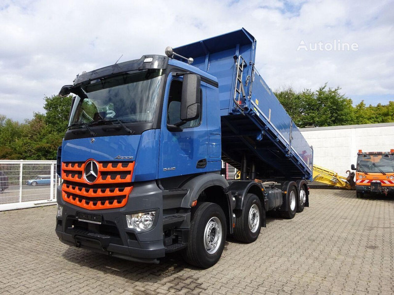 Mercedes-Benz Arocs 3446 - Tipper truck - Camión volquete: foto 1 Mercedes-Benz Arocs 3446 - Tipper truck - Camión volquete: foto 1