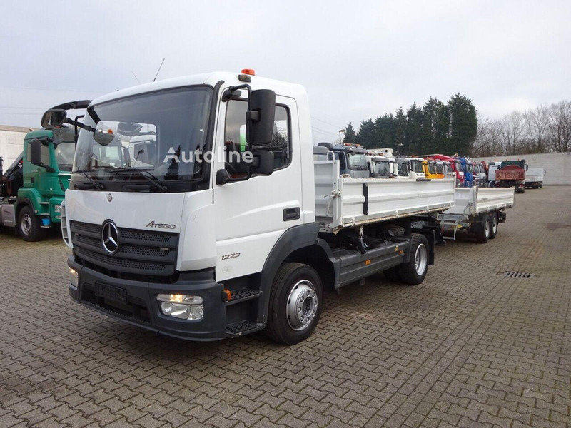 Mercedes-Benz Atego 1223 - 3 way tipper+semi-trailer - Camión volquete: foto 2 Mercedes-Benz Atego 1223 - 3 way tipper+semi-trailer - Camión volquete: foto 2