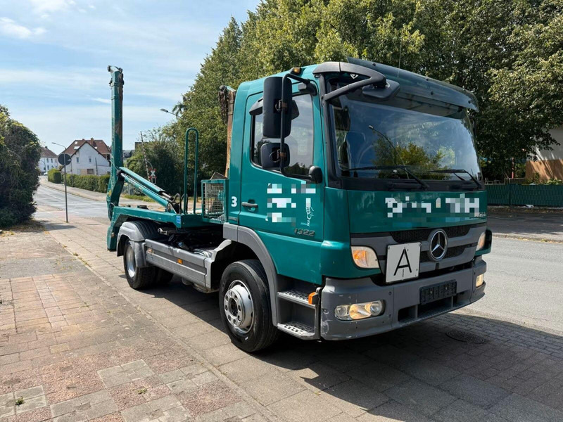Mercedes-Benz Atego 1322 - Meiller AK 10 MT Absetzkipper - Camión portacontenedor de cadenas: foto 2 Mercedes-Benz Atego 1322 - Meiller AK 10 MT Absetzkipper - Camión portacontenedor de cadenas: foto 2