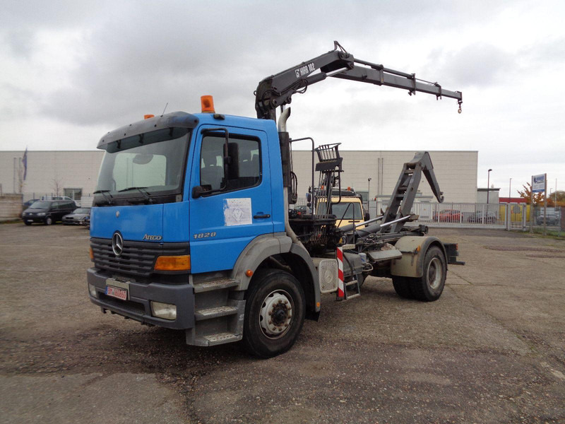 Mercedes-Benz Atego 1828 Hook lift truck + Crane Hiab 102 - Camión multibasculante, Camión grúa: foto 1 Mercedes-Benz Atego 1828 Hook lift truck + Crane Hiab 102 - Camión multibasculante, Camión grúa: foto 1