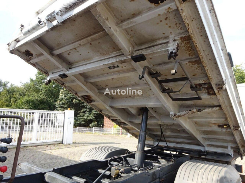 Leasing de Mercedes-Benz Atego 818 - 3 way tipper+crane Mercedes-Benz Atego 818 - 3 way tipper+crane: foto 12
