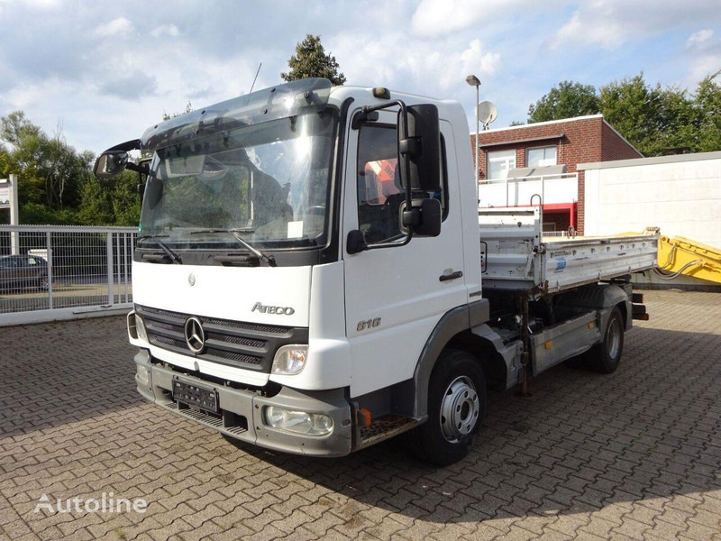 Mercedes-Benz Atego 818 - 3 way tipper+crane - Camión volquete, Camión grúa: foto 2 Mercedes-Benz Atego 818 - 3 way tipper+crane - Camión volquete, Camión grúa: foto 2