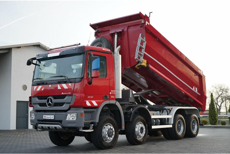 Mercedes-Benz CTROS 4141 / 8X6 / WYWROTKA TYLNOZSYPOWA / MEILLER KIPPER 5.3M / - Camión volquete: foto 4 Mercedes-Benz CTROS 4141 / 8X6 / WYWROTKA TYLNOZSYPOWA / MEILLER KIPPER 5.3M / - Camión volquete: foto 4