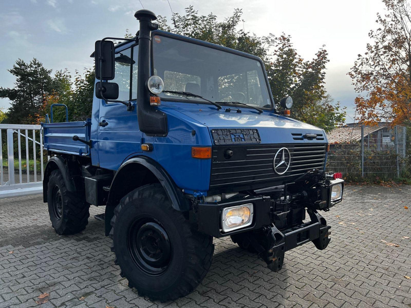 Mercedes-Benz Unimog 427 Platós hókotrócs - Motoazada: foto 1 Mercedes-Benz Unimog 427 Platós hókotrócs - Motoazada: foto 1
