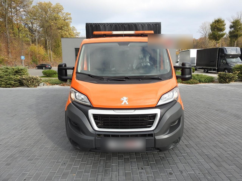 Peugeot BOXER SKRZYNIA PLANDEKA PODWÓJNA KABINA DOKA 7 MIEJSC KLIMATYZAC - Furgoneta con lona: foto 5 Peugeot BOXER SKRZYNIA PLANDEKA PODWÓJNA KABINA DOKA 7 MIEJSC KLIMATYZAC - Furgoneta con lona: foto 5