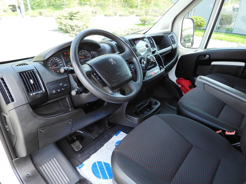 Peugeot BOXER  WYWROTKA PODWÓJNA KABINA DOKA 7 MIEJSC TEMPOMAT KLIMATYZA - Camión volquete: foto 2 Peugeot BOXER  WYWROTKA PODWÓJNA KABINA DOKA 7 MIEJSC TEMPOMAT KLIMATYZA - Camión volquete: foto 2