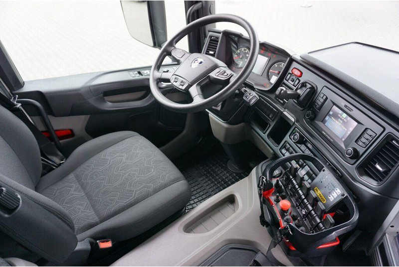 Camión caja abierta, Camión grúa Scania P 410 / 6 X 2 / SKRZYNIOWY + HDS / PALFINGER PK 24 001 / OŚ SKRĘ: foto 12 Camión caja abierta, Camión grúa Scania P 410 / 6 X 2 / SKRZYNIOWY + HDS / PALFINGER PK 24 001 / OŚ SKRĘ: foto 12