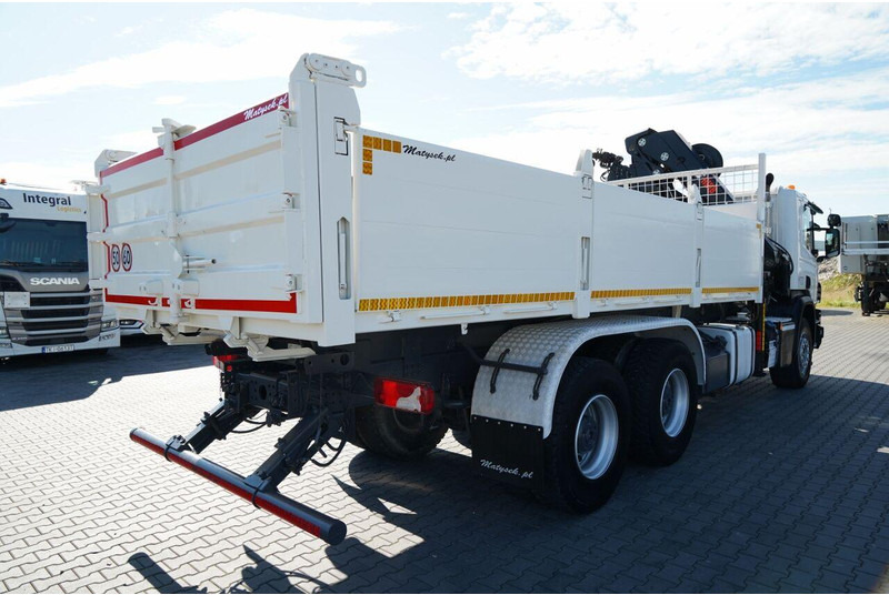 Camión volquete, Camión grúa Scania P 410 / 6x4 / WYWROTKA - 6 M + HDS HIAB XS 211 / STEROWANIE RADI: foto 13