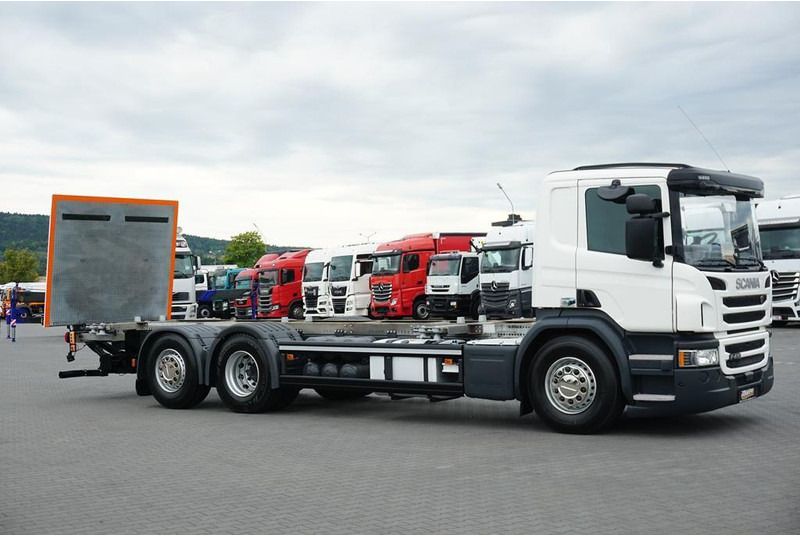 Scania P 410 / ACC / E 6 / BDF + WINDA / 7.15 , 7.45, 7.82 M / OŚ SKRĘT - Camión chasis: foto 4 Scania P 410 / ACC / E 6 / BDF + WINDA / 7.15 , 7.45, 7.82 M / OŚ SKRĘT - Camión chasis: foto 4
