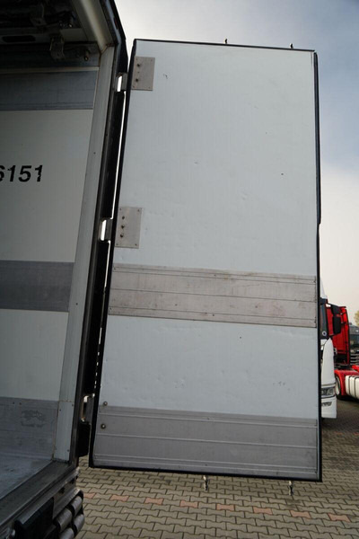 Semirremolque frigorífico Schmitz Cargobull CHŁODNIA / THERMO KING SLX 300 / HAKÓWKA / OŚ PODNOSZONA / KOSZ: foto 14 Semirremolque frigorífico Schmitz Cargobull CHŁODNIA / THERMO KING SLX 300 / HAKÓWKA / OŚ PODNOSZONA / KOSZ: foto 14